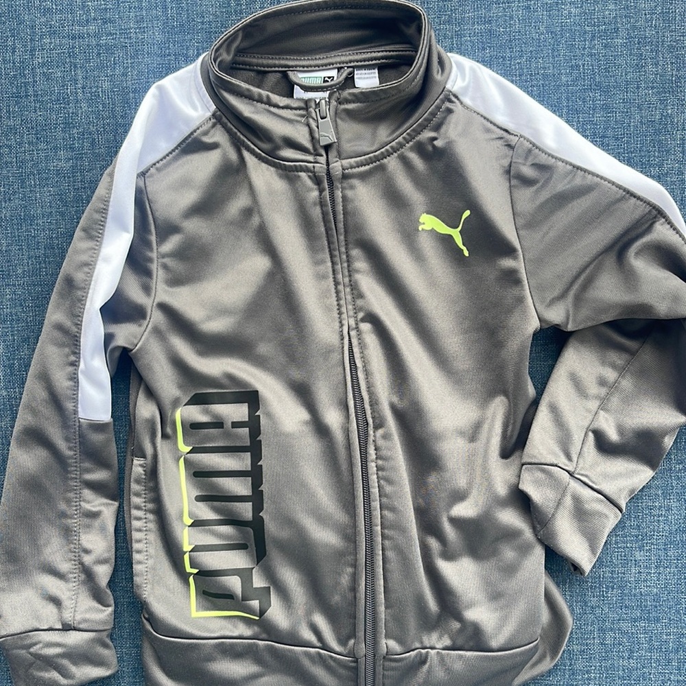 Kids PUMA brand gray jacket size 4t